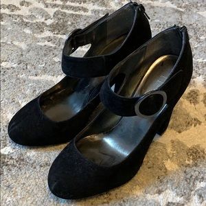 Women’s faux suede heels